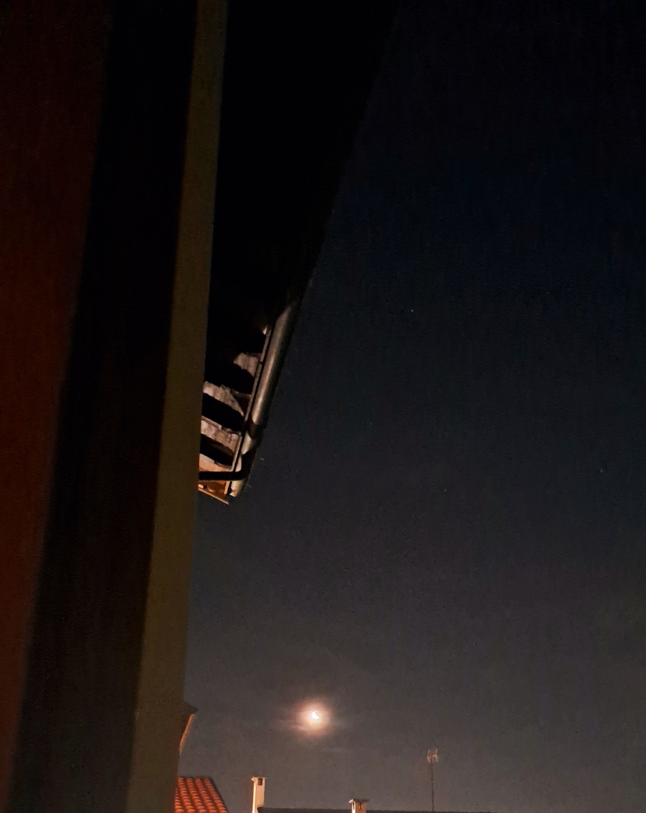 Luna Rossa.jpg